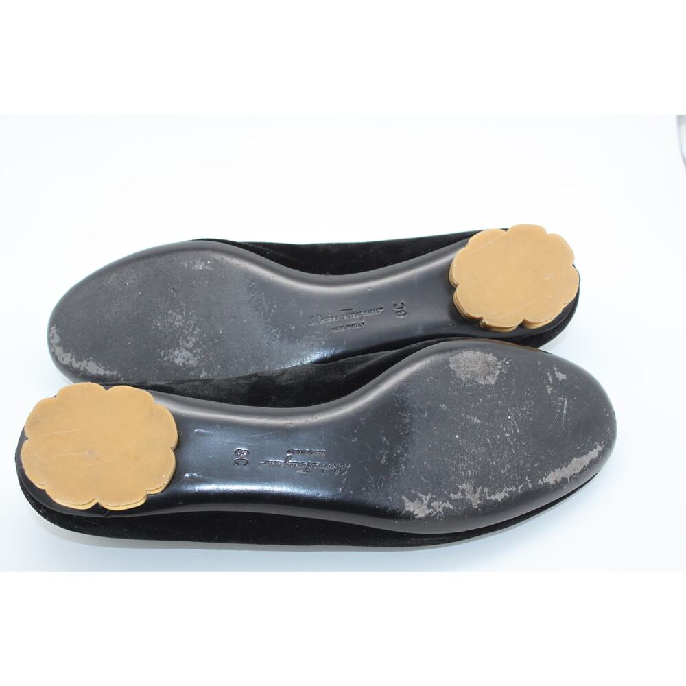 Salvatore Ferragamo Black Velvet Suede Gold Flats Flower Heel Shoes Size 8 - Picture 8 of 13